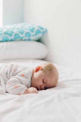 Photography of Fitted Cotton sheet/Snugsheet to fit Baby Weavers Space Saver Cot (90x54cm)